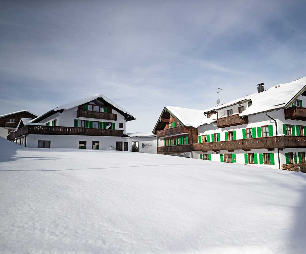Bio-Kurhotel in Winterlandschaft